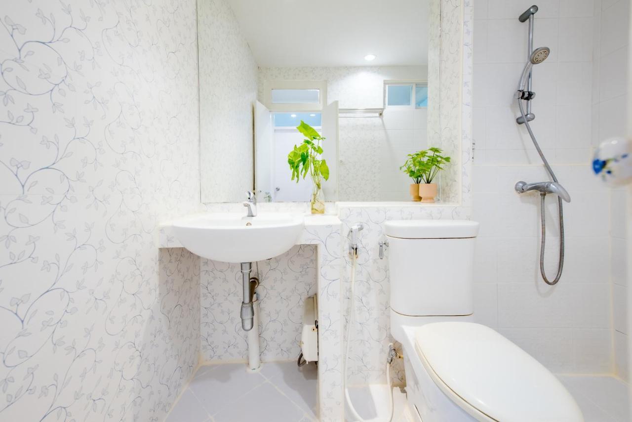 White Beach House Hua Hin 20 Second To The Beach Extérieur photo