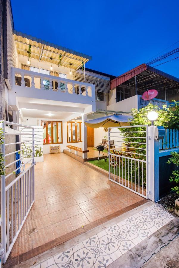 White Beach House Hua Hin 20 Second To The Beach Extérieur photo