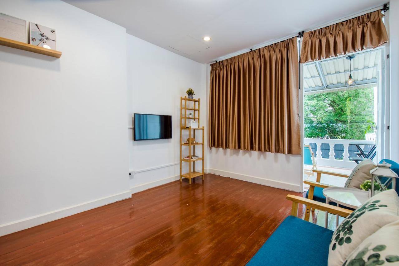 White Beach House Hua Hin 20 Second To The Beach Extérieur photo